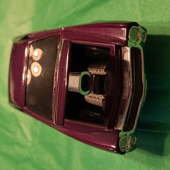 🚘 1/24 scale 1968 Amx Javelin Purple Die cast collectable car - Picture 4 of 6